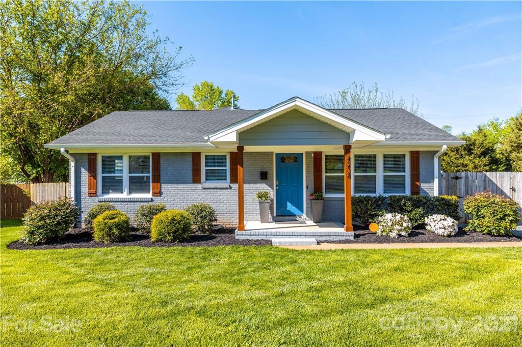 4238 Donnybrook Pl., Charlotte, NC 28205