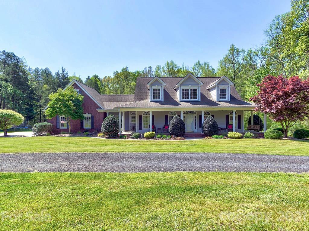 9745 Harvest Ln., Davidson, NC 28036