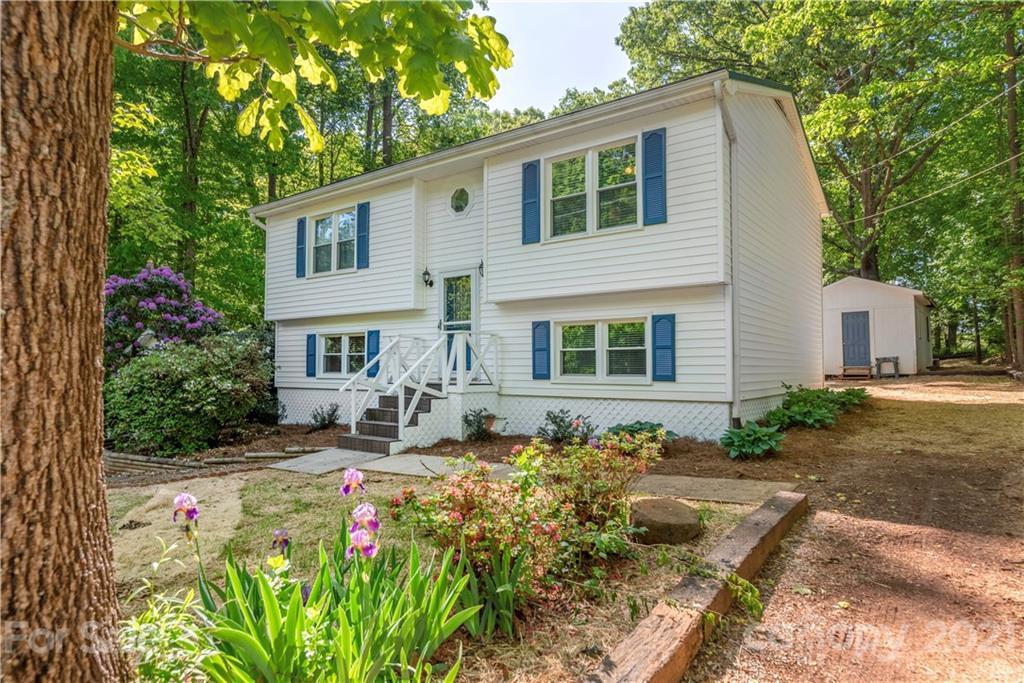 194 Eastport Ln., Mooresville, NC 28115