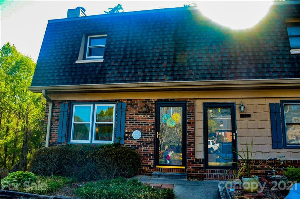 228 14th Ave., Hickory, NC 28602