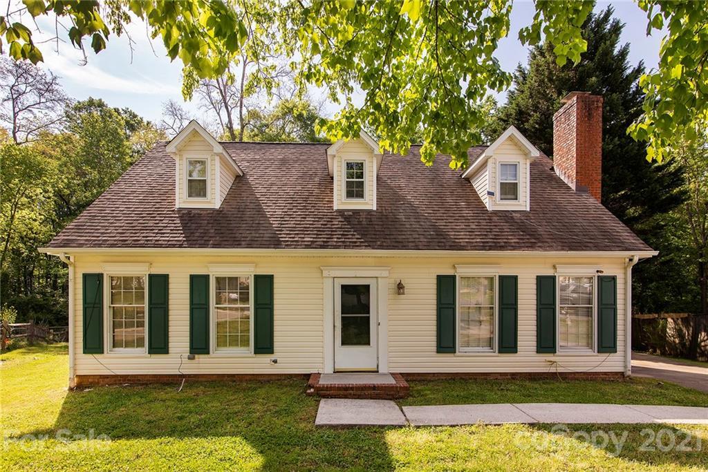 6301 Montezuma Tr., Charlotte, NC 28227