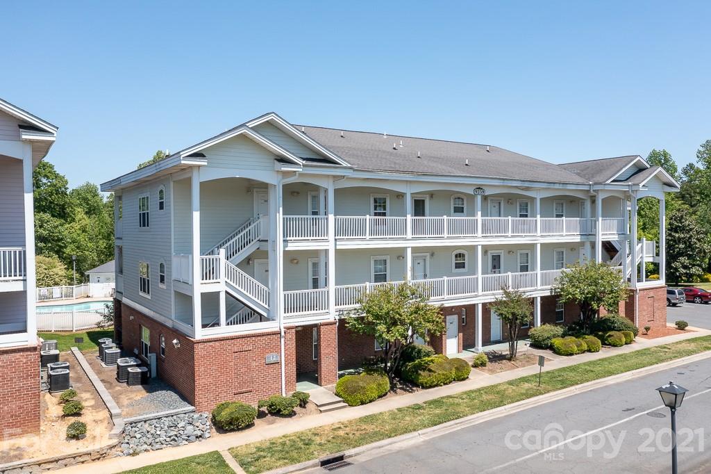 9271 Meadow Vista Rd. #201, Charlotte, NC 28213