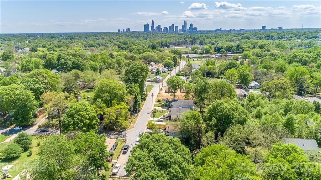 3409 Kalynne St., Charlotte, NC 28208