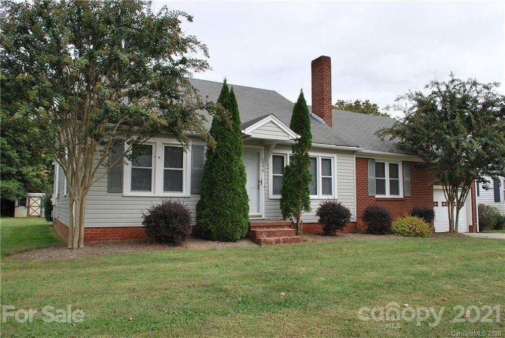 690 S Salisbury St., Mocksville, NC 27028