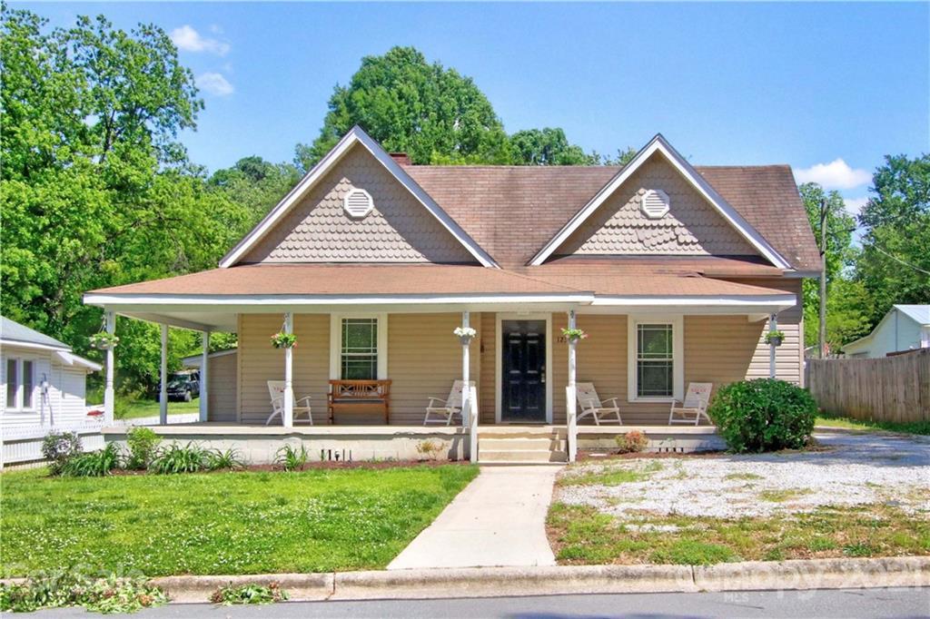 123 N Maple St., Mooresville, NC 28115