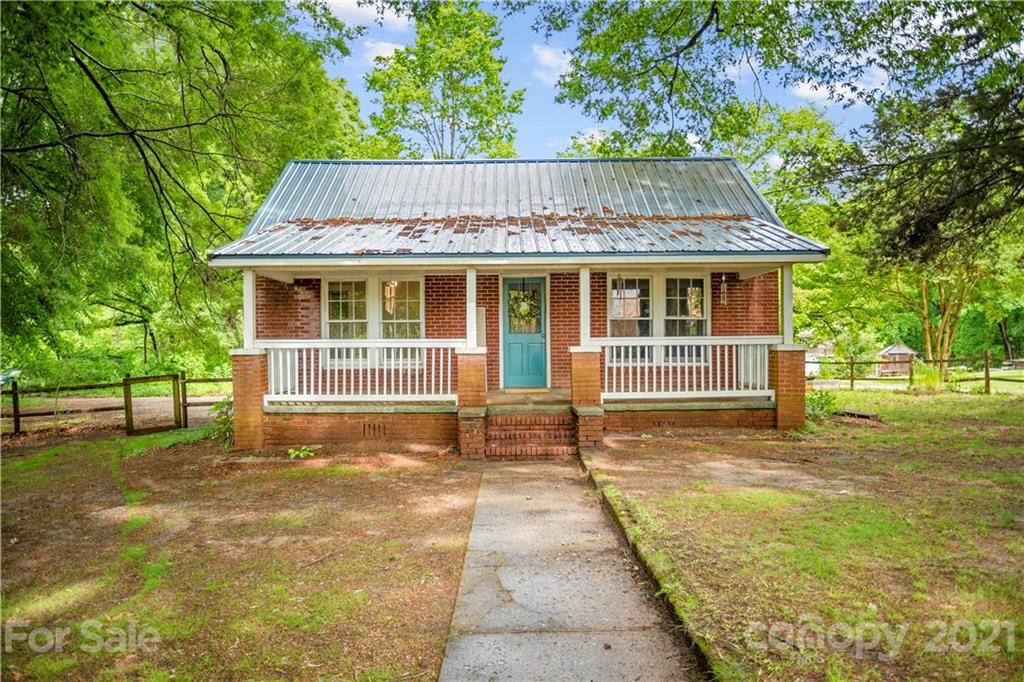 540 Hager Lake Rd., Mooresville, NC 28115