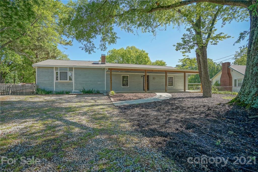 225 Linwood Rd., Mooresville, NC 28115