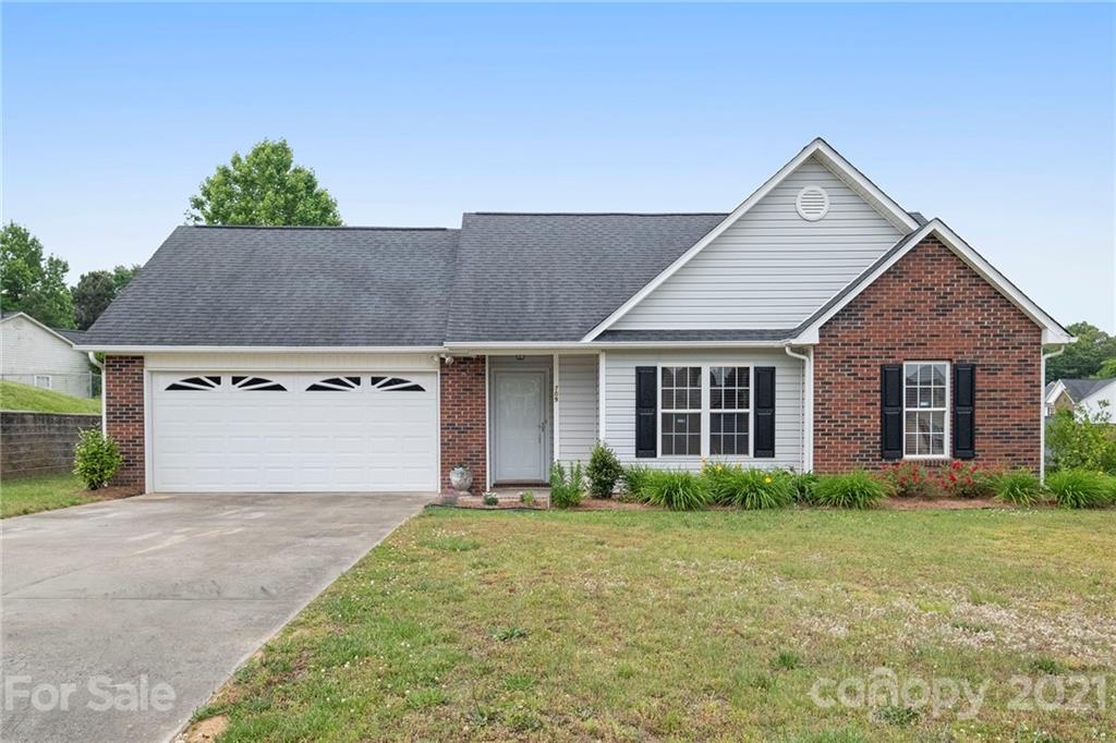 709 Peregrine Ct., Gastonia, NC 28056