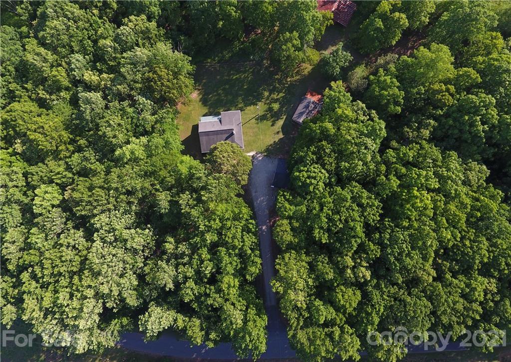 8115 Raccoon Track Dr., Sherrills Ford, NC 28673
