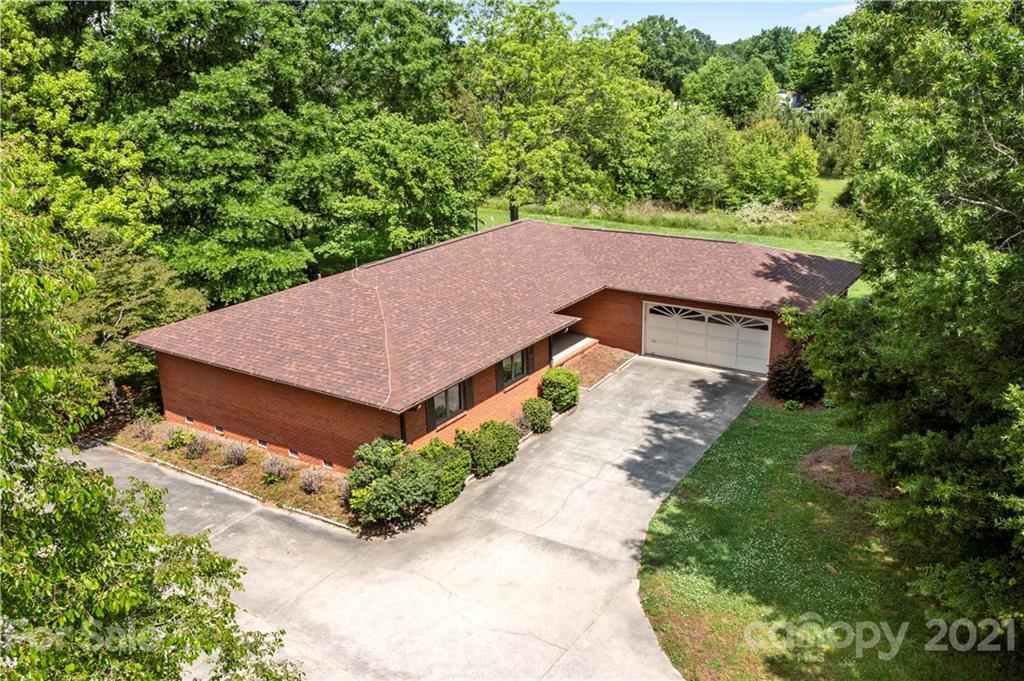 315 Enochville Ave., Kannapolis, NC 28081