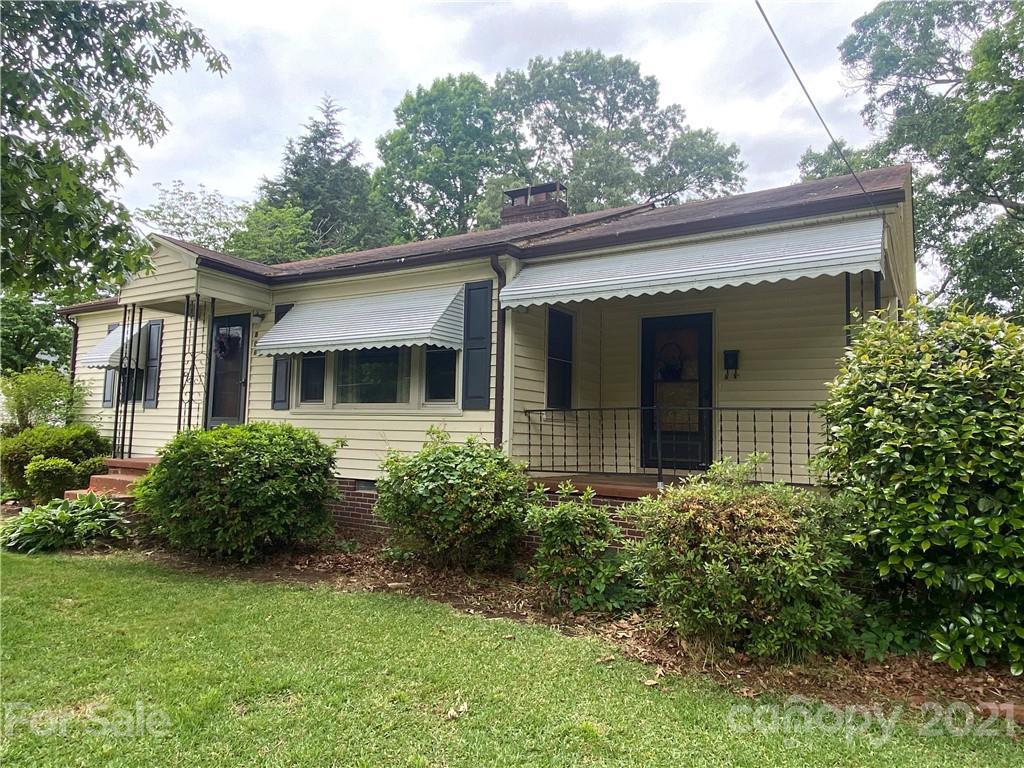 806 Applewood St., Kannapolis, NC 28081