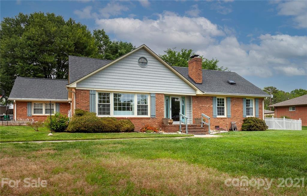 2000 Laporte Dr., Charlotte, NC 28216