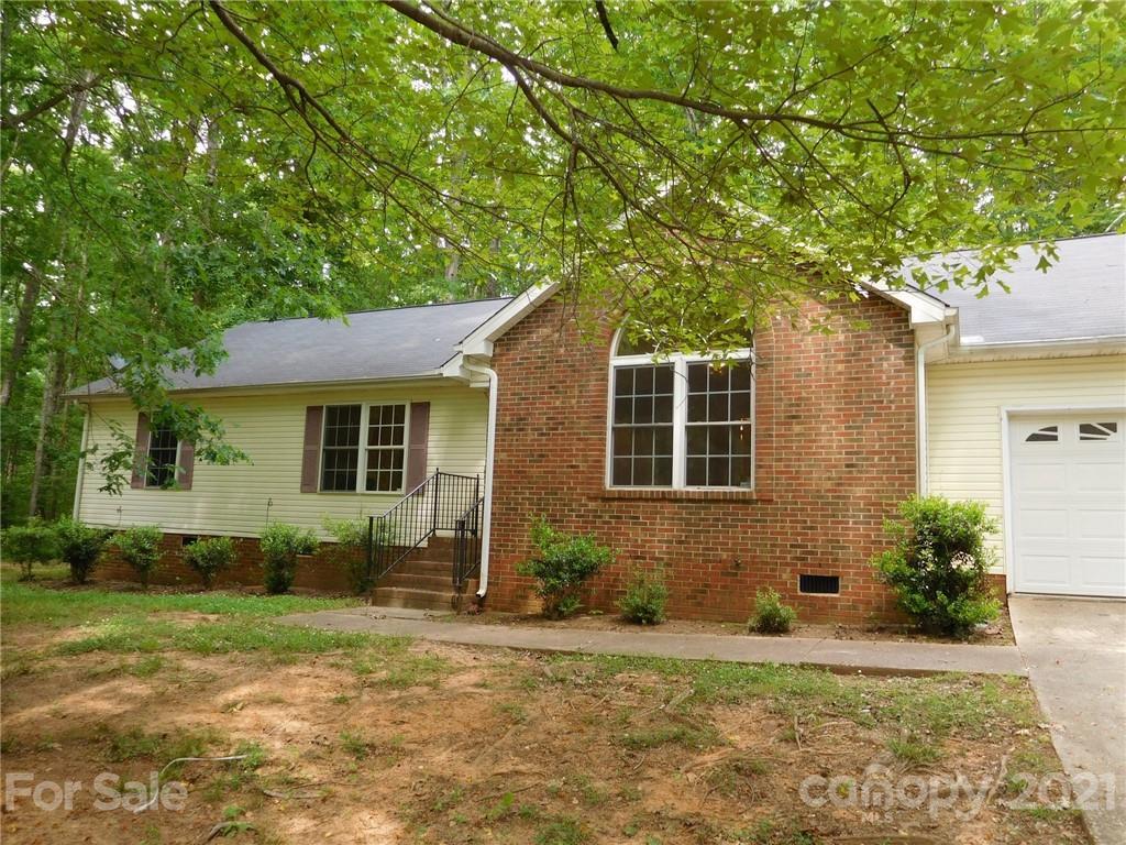 575 Woodcrest Dr., Gastonia, NC 28052