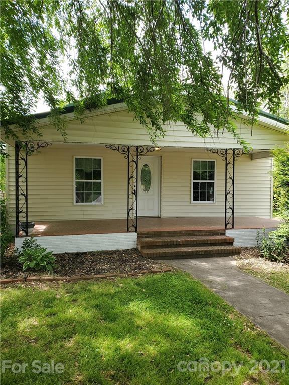 300 Mimosa Ave., Morganton, NC 28655