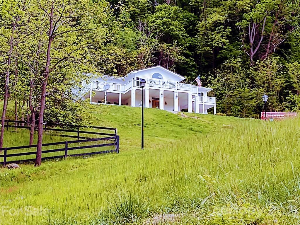 219 Weathering Heights, Waynesville, NC 28785