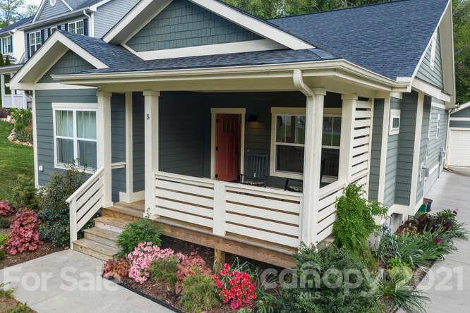 5 Forest Lake Dr., Asheville, NC 28803