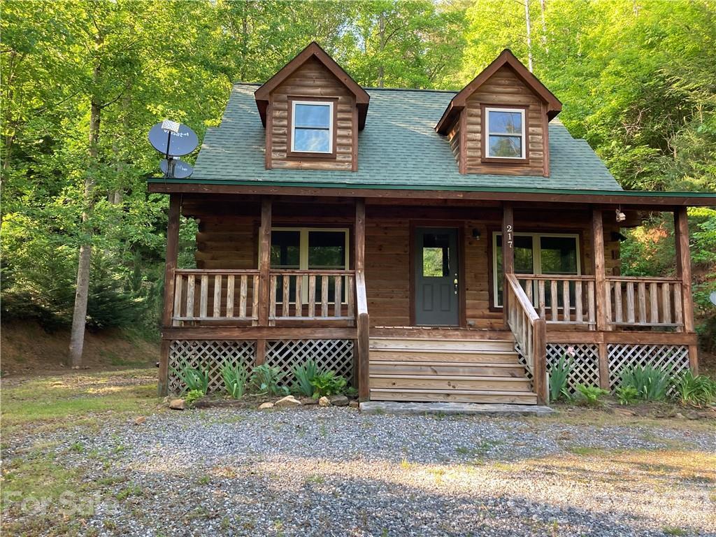 217 Honeysuckle Ln., Sylva, NC 28779