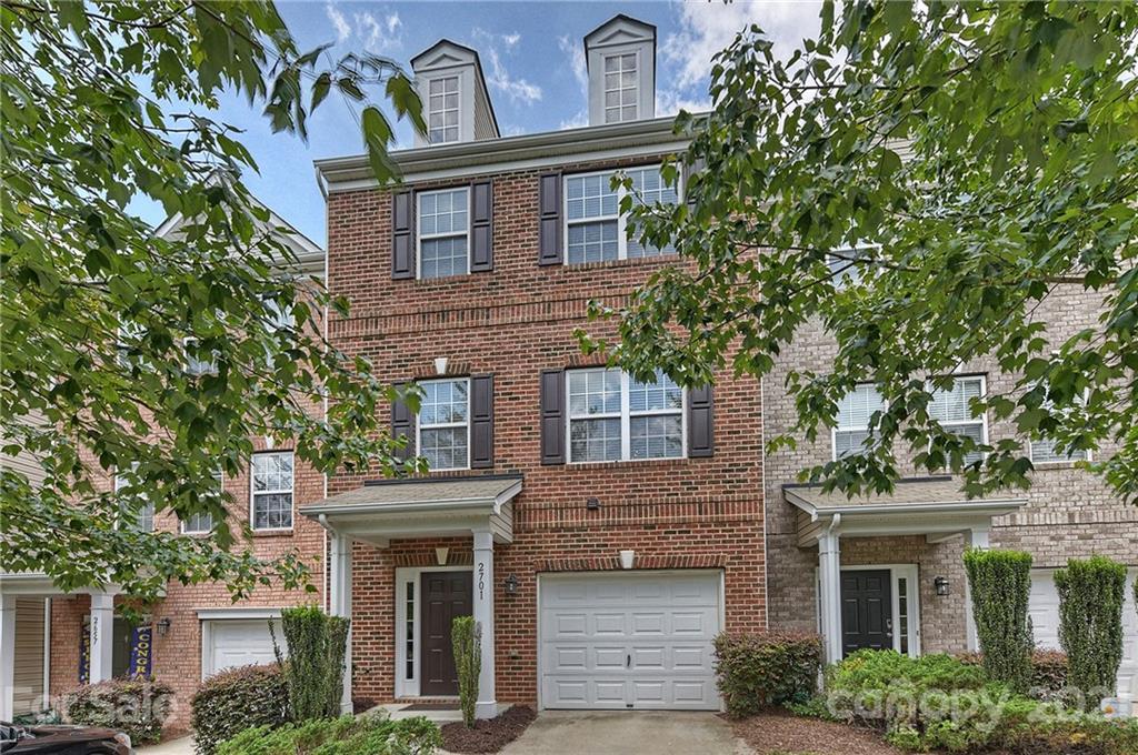 2701 Early Flight Dr., Charlotte, NC 28262