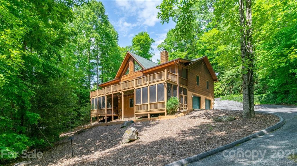 459 Corsica Ln., Saluda, NC 28773