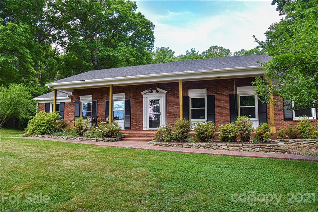 250 Mount Carmel Rd., Asheville, NC 28806