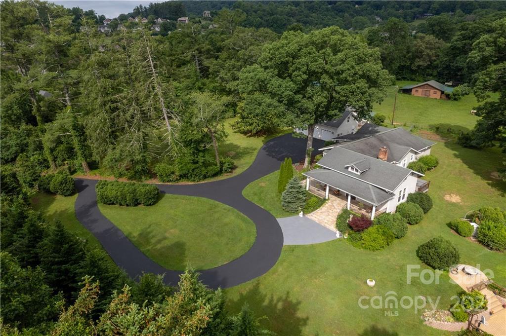 25 Bishop Rd., Arden, NC 28704