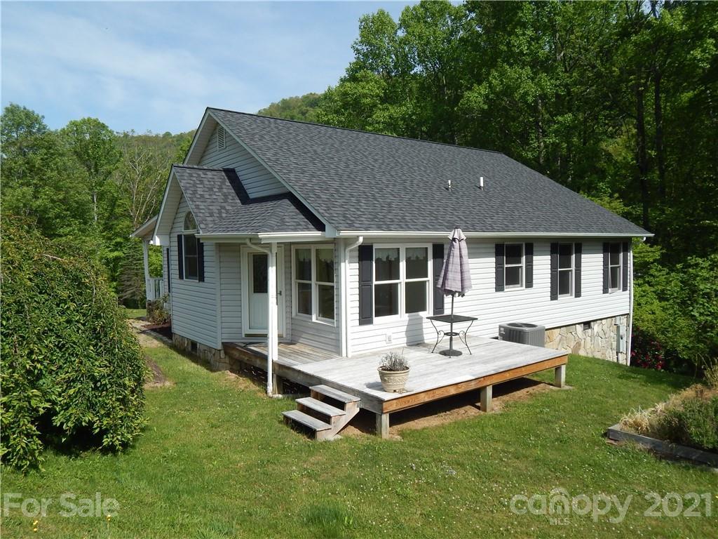 82 Walnut Holler Dr., Waynesville, NC 28786