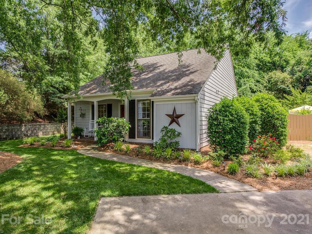 2601 Hillmont Dr., Charlotte, NC 28226
