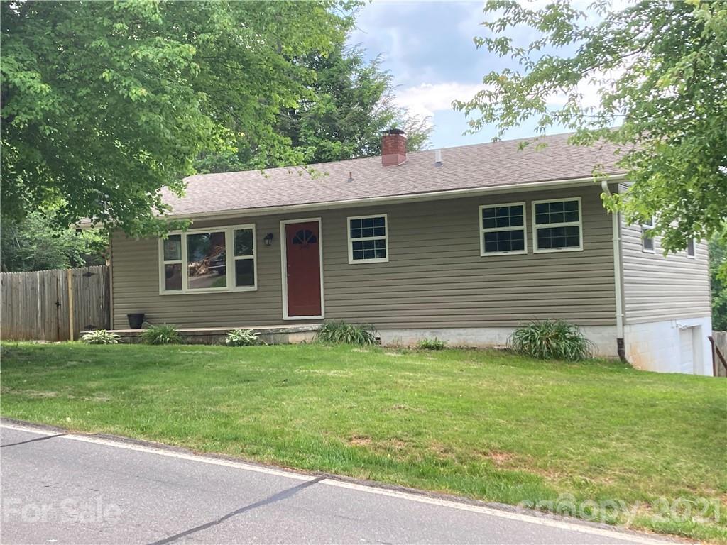 390 Oakdale Rd., Waynesville, NC 28786