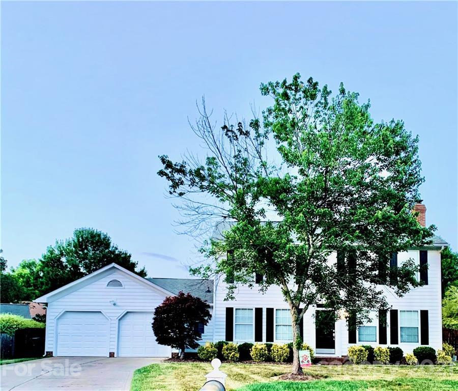 6821 Flat Creek Dr., Charlotte, NC 28277