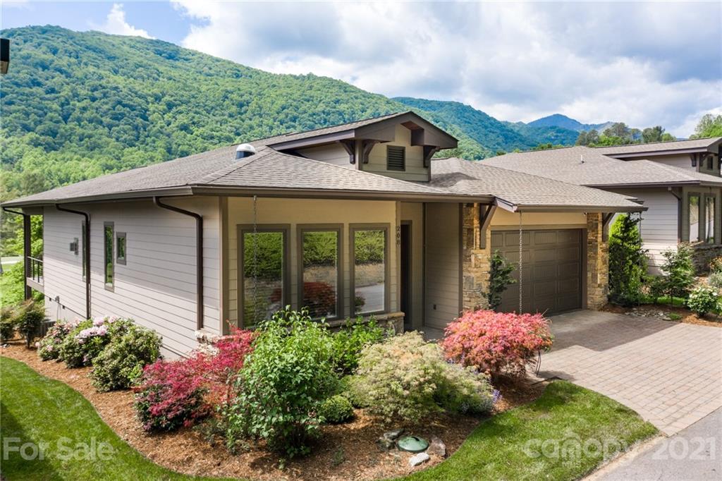 208 Alexander Dr., Maggie Valley, NC 28751