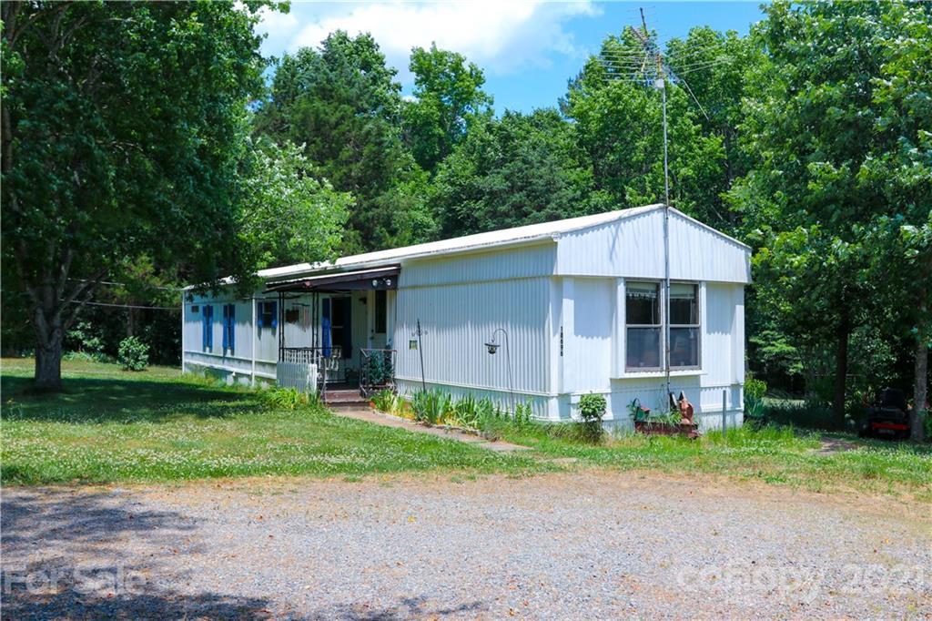18696 Mooresville Rd., Mooresville, NC 28115