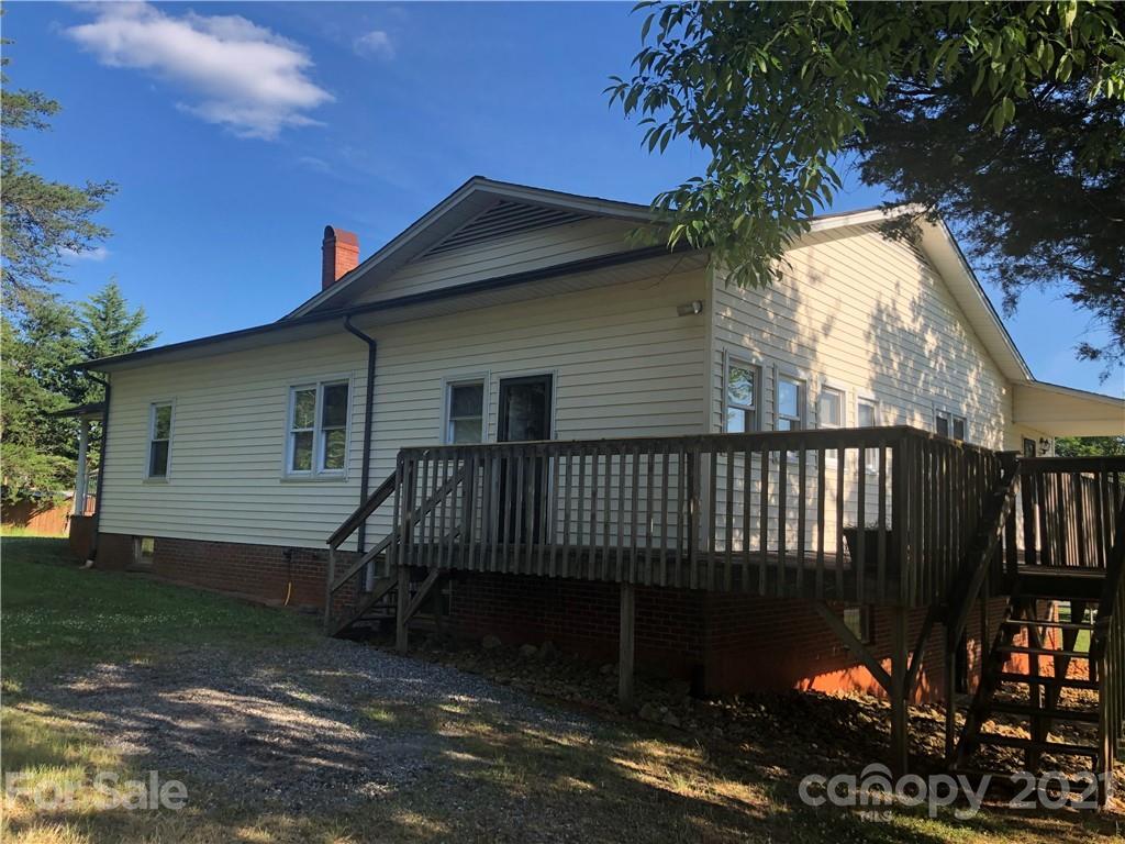 2374 Csi Farm Rd., Hickory, NC 28602