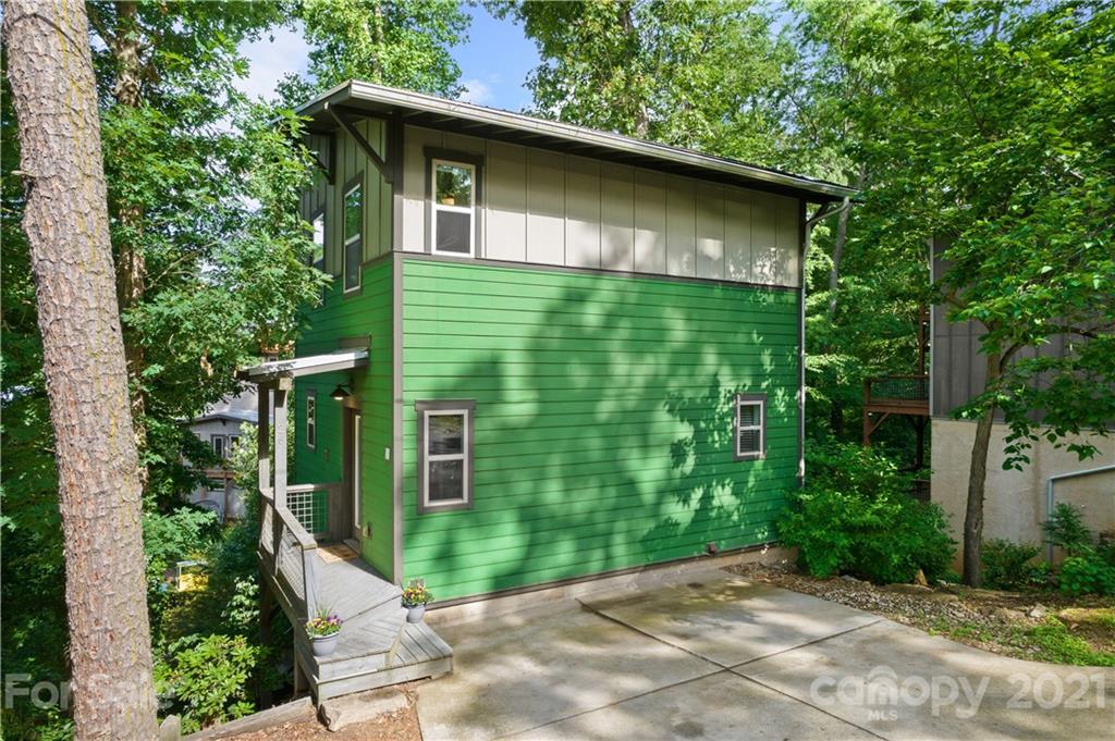 26 Moore Ave., Asheville, NC 28806
