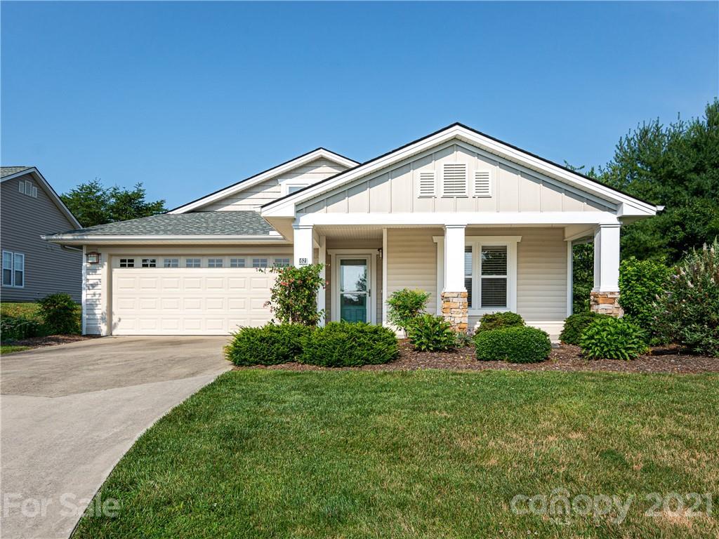 62 Winter Wren Cir., Hendersonville, NC 28792