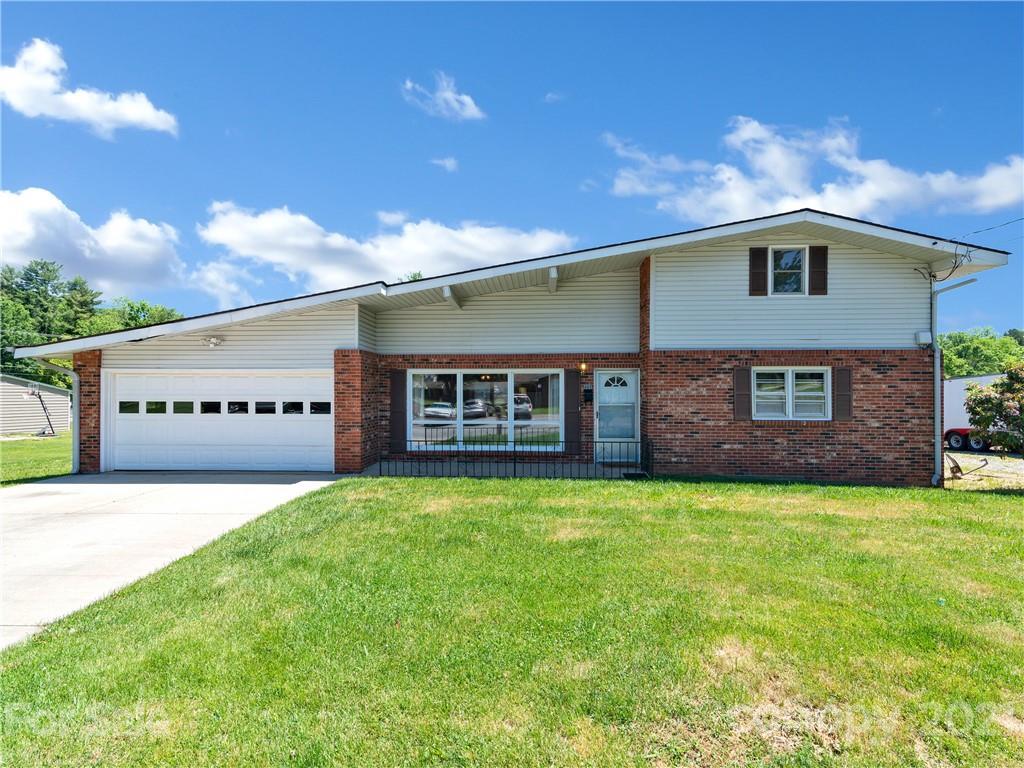 392 Boyd Ave., Waynesville, NC 28786