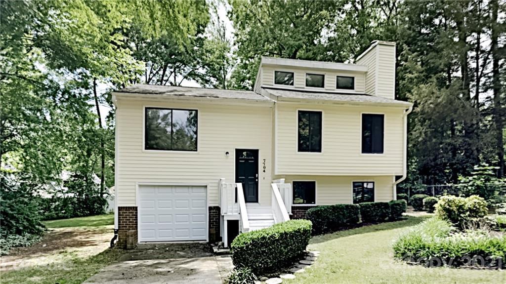 7704 Stone Canyon Ln., Charlotte, NC 28227