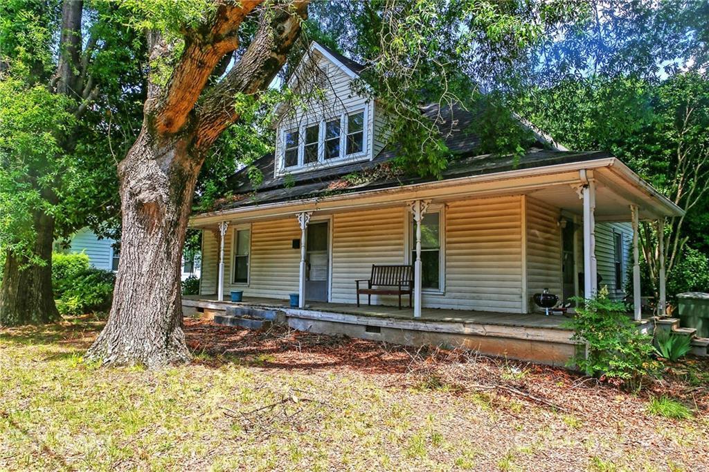 246 E Mcneely Ave., Mooresville, NC 28115