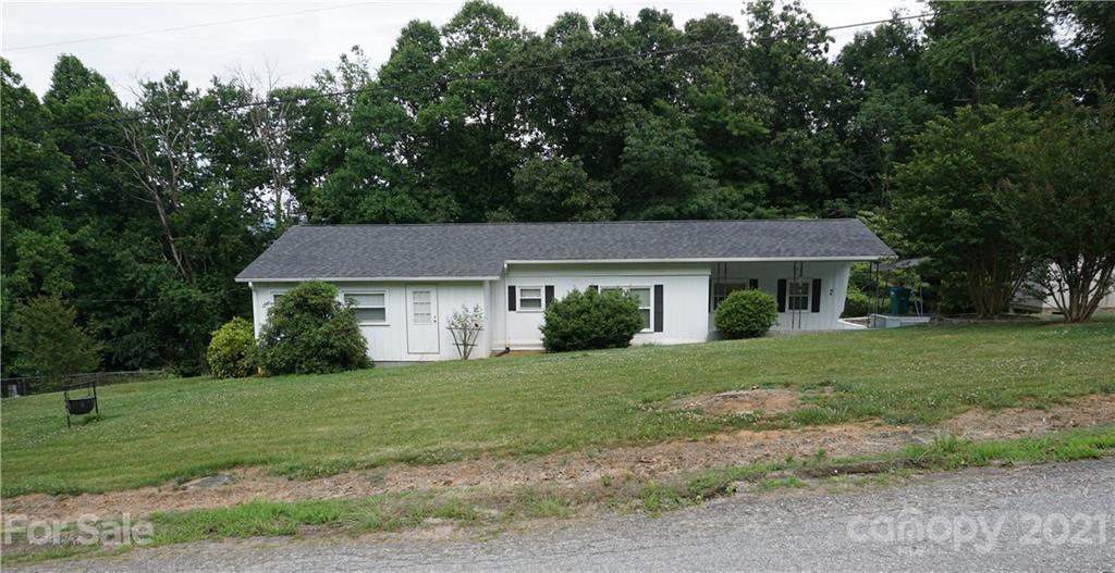 15 Deno Dr., Asheville, NC 28806