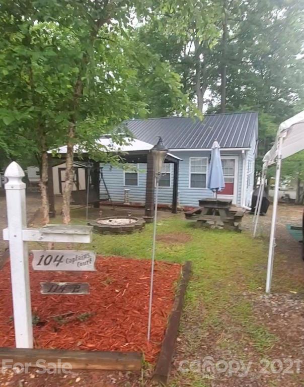 104 Captains Ct., Wrightsville Beach, NC 27306