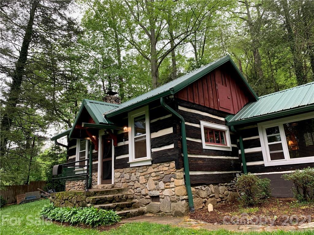 529 Old Beaverdam Rd., Asheville, NC 28804