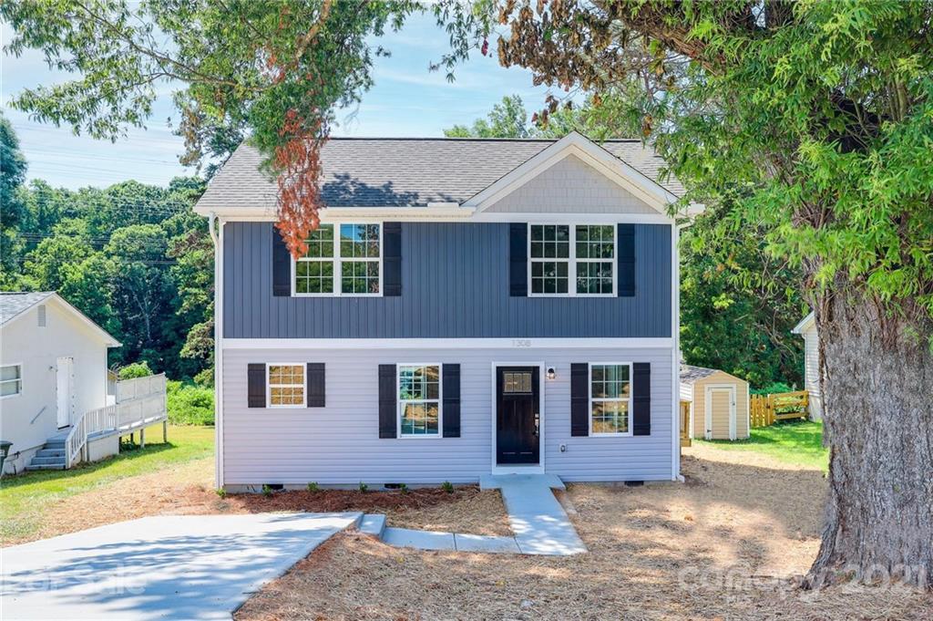 119 W Robinson St., Dallas, NC 28034