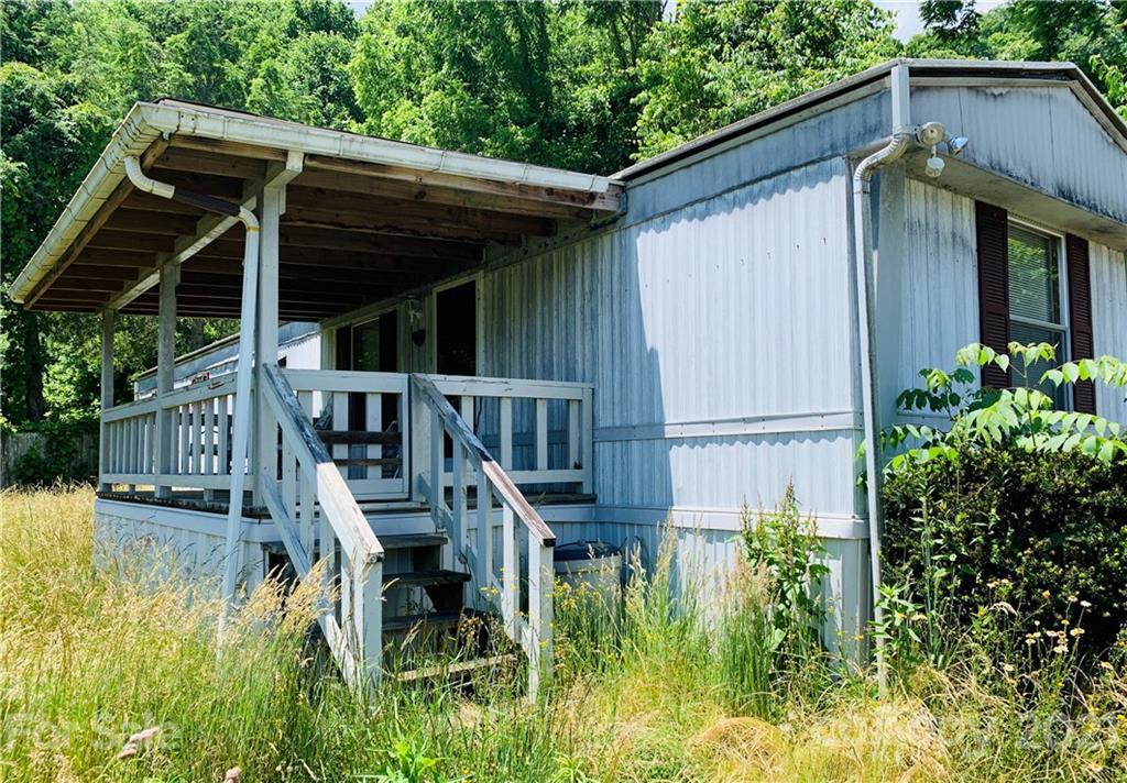 31 Comet Ln., Waynesville, NC 28785