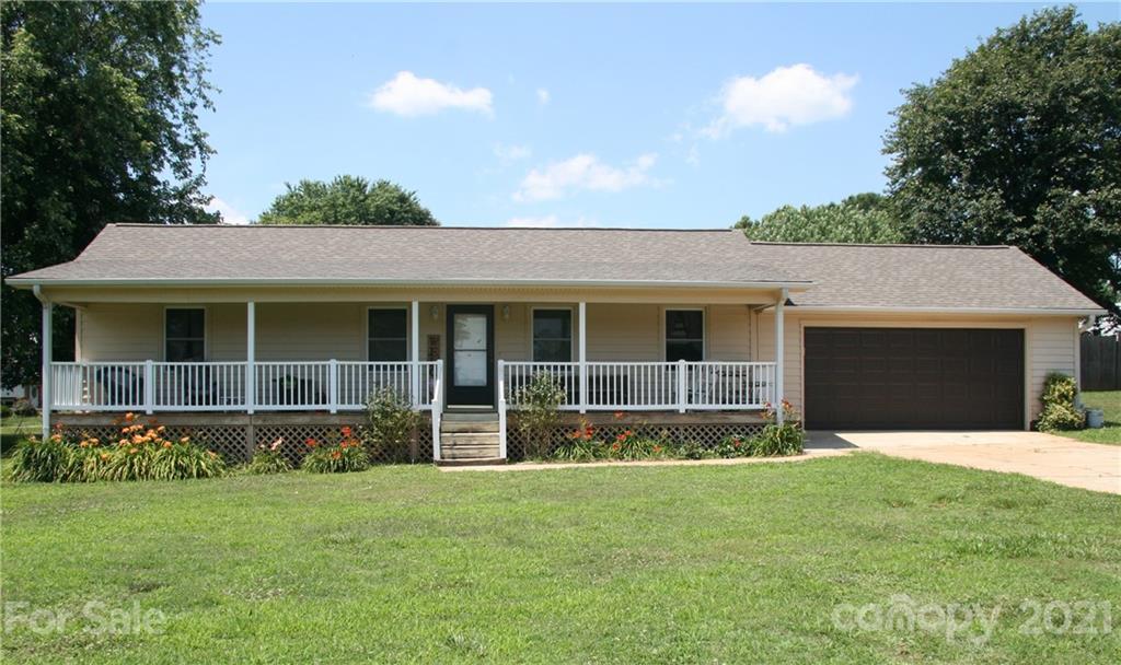 7900 Mountain Shore Dr., Sherrills Ford, NC 28673