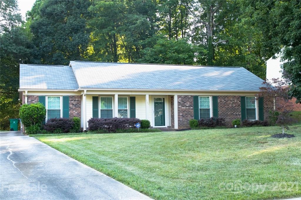 5206 Barrington Dr., Charlotte, NC 28215