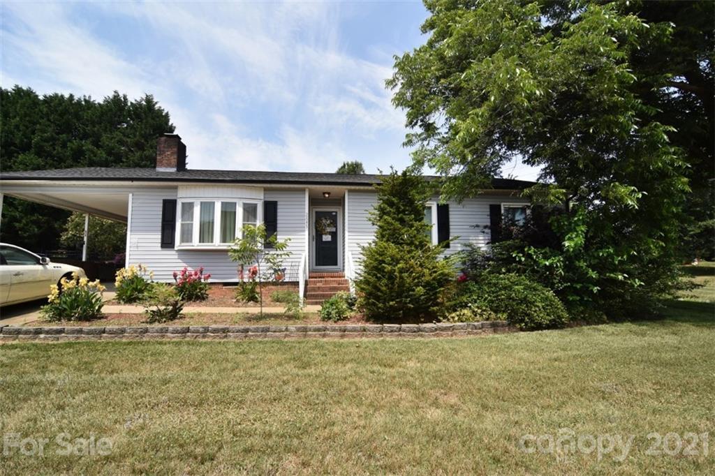 2645 2nd St., Hickory, NC 28601