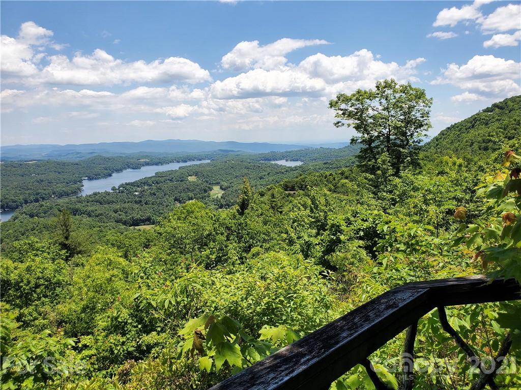 162 Moltz Ct., Lake Toxaway, NC 28747