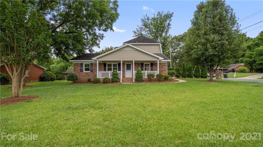 801 Crystal Ln., Monroe, NC 28112