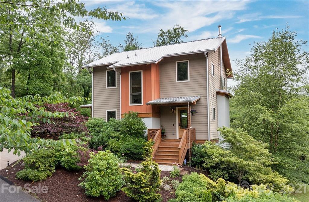 43 Pinecroft Rd., Asheville, NC 28804