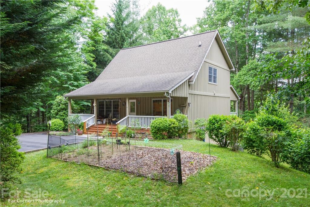 131 Yuletide Ln., Sylva, NC 28779