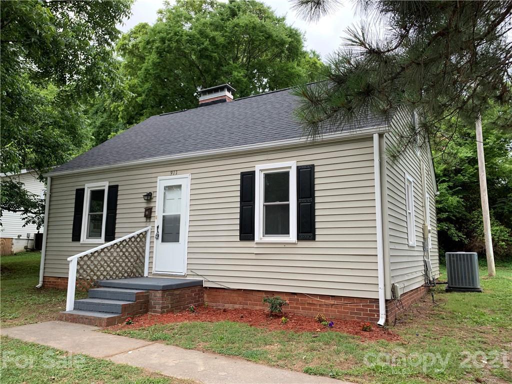 911 Carolina Ave., Albemarle, NC 28001